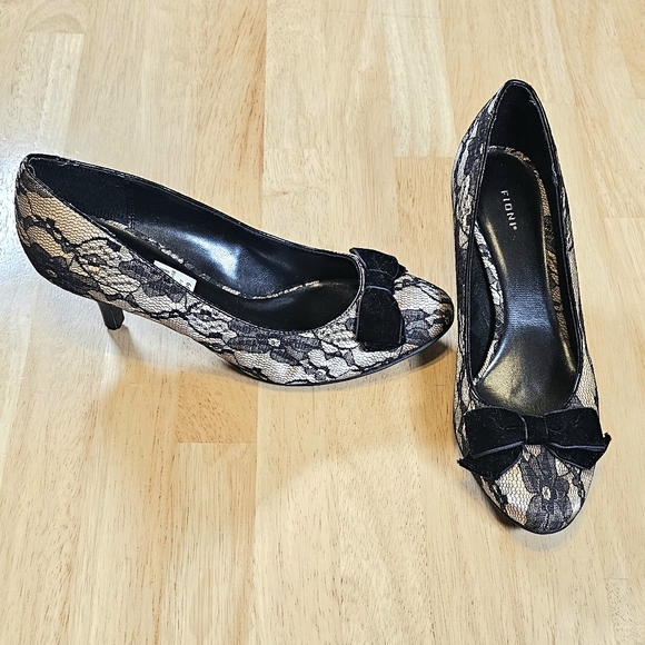 Adorable Lace Kitten Heels - Picture 1 of 13